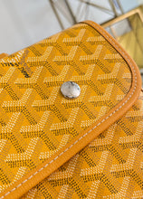 Load image into Gallery viewer, GY086 Goyard Saint Léger Backpack / HIGHEST QUALITY VERSION / 34×15×37cm
