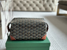 Load image into Gallery viewer, GY048 Bowling 25 Toiletry Bag / 5.1x4.7x9.4inch
