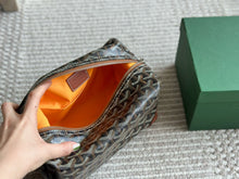 Load image into Gallery viewer, GY048 Bowling 25 Toiletry Bag / 5.1x4.7x9.4inch
