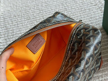 Load image into Gallery viewer, GY048 Bowling 25 Toiletry Bag / 5.1x4.7x9.4inch
