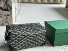 Load image into Gallery viewer, GY048 Bowling 25 Toiletry Bag / 5.1x4.7x9.4inch
