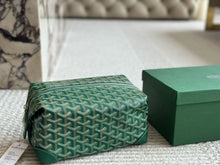 Load image into Gallery viewer, GY048 Bowling 25 Toiletry Bag / 5.1x4.7x9.4inch
