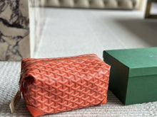 Load image into Gallery viewer, GY048 Bowling 25 Toiletry Bag / 5.1x4.7x9.4inch
