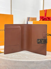 Load image into Gallery viewer, LB1586 LV Notebook Cover / HIGHEST QUALITY VERSION / 23×18.5×3cm
