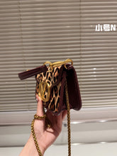 Load image into Gallery viewer, VLTN088 LOCÒ CALFSKIN SHOULDER BAG / Small/Medium
