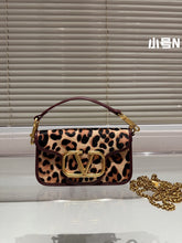 Load image into Gallery viewer, VLTN088 LOCÒ CALFSKIN SHOULDER BAG / Small/Medium
