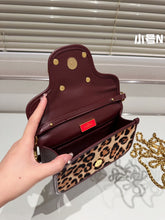 Load image into Gallery viewer, VLTN088 LOCÒ CALFSKIN SHOULDER BAG / Small/Medium
