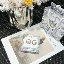 Load image into Gallery viewer, JW825 CD 30 Montaigne Earrings
