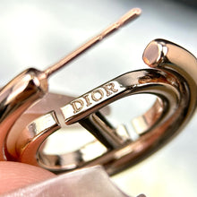 Load image into Gallery viewer, JW825 CD 30 Montaigne Earrings
