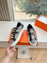 Load image into Gallery viewer, SE1562 Hermes Day Sneaker / Size5-10
