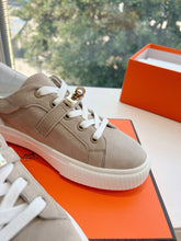 Load image into Gallery viewer, SE1564 Hermes Day Sneaker / Size5-10
