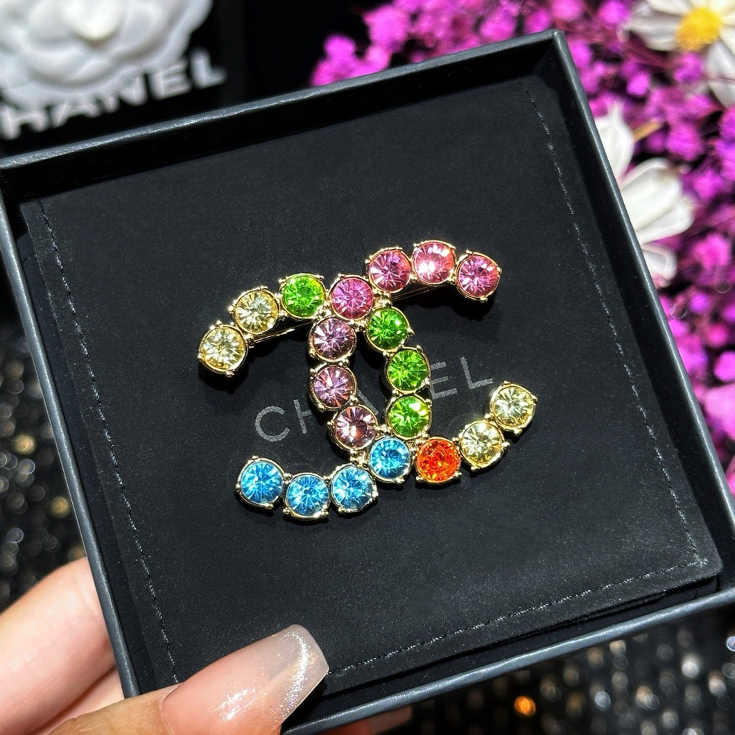 JW832 CC Crystal Brooch