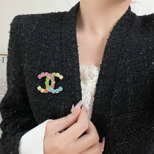 Load image into Gallery viewer, JW832 CC Crystal Brooch
