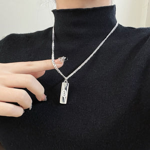 JW827 Diagonal Interlocking G Necklace