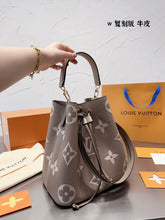 Load image into Gallery viewer, LB817  NéoNoé MM /  10.2 x 10.2 x 6.9 inches
