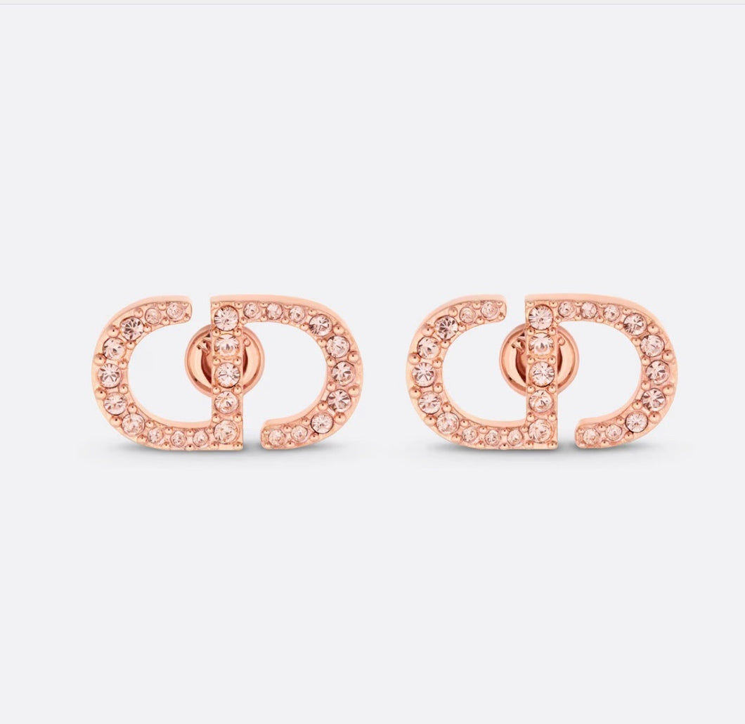 JW829 Petit CD Stud Earrings