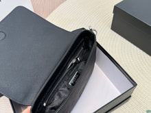 Load image into Gallery viewer, PD303 Leather Shoulder Bag / 8.6x5.9x2.7inch
