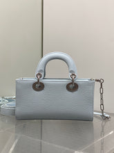 Load image into Gallery viewer, DR657  Dior Lady Dior Horizontal Bag / HIGHEST QUALITY VERSION  / 22cm
