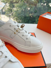 Load image into Gallery viewer, SE1569 Hermes Day Sneaker / Size5-10
