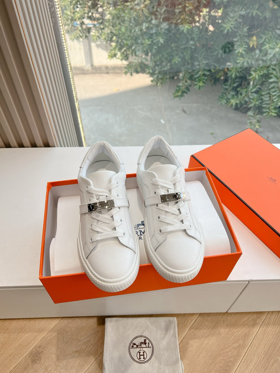 SE1576 Hermes Day Sneaker / Size5-10