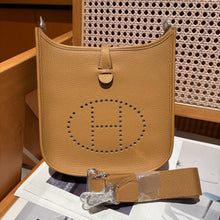 Load image into Gallery viewer, HM210 Hermes Evelyne 23 / HIGHEST QUALITY VERSION / 23 cm
