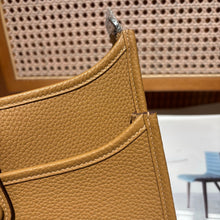 Load image into Gallery viewer, HM210 Hermes Evelyne 23 / HIGHEST QUALITY VERSION / 23 cm
