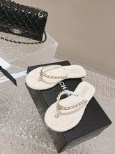 Load image into Gallery viewer, SE1112 CC Thongs /  Size5-10
