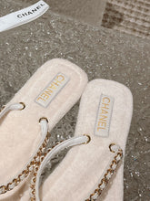 Load image into Gallery viewer, SE1112 CC Thongs /  Size5-10
