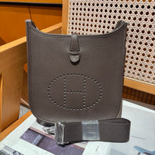 Load image into Gallery viewer, HM211 Hermes Evelyne 23 / HIGHEST QUALITY VERSION / 23 cm
