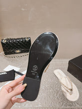 Load image into Gallery viewer, SE1112 CC Thongs /  Size5-10
