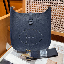 Load image into Gallery viewer, HM213 Hermes Evelyne 23 / HIGHEST QUALITY VERSION / 23 cm
