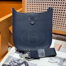 Load image into Gallery viewer, HM213 Hermes Evelyne 23 / HIGHEST QUALITY VERSION / 23 cm
