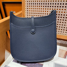 Load image into Gallery viewer, HM213 Hermes Evelyne 23 / HIGHEST QUALITY VERSION / 23 cm
