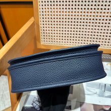 Load image into Gallery viewer, HM213 Hermes Evelyne 23 / HIGHEST QUALITY VERSION / 23 cm
