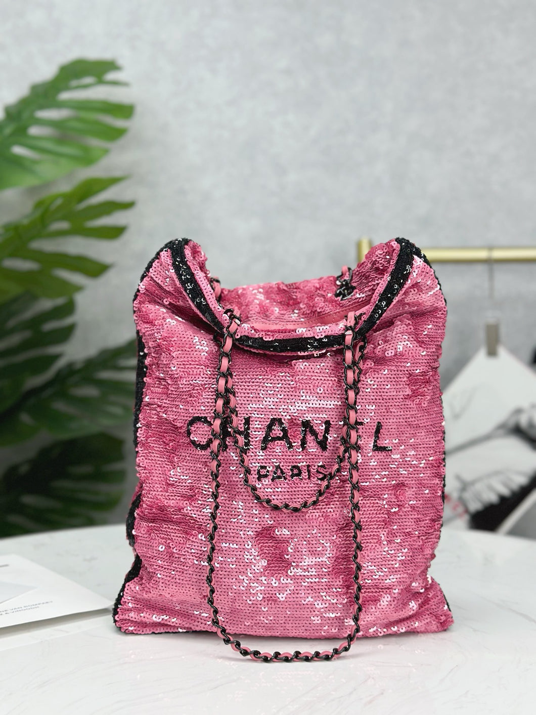 CC996 Shopping Bag / HIGHEST QUALITY VERSION / 15.2 × 11.7 × 0.8 in