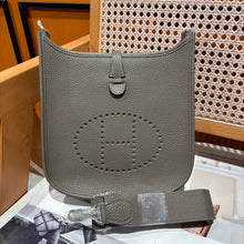 Load image into Gallery viewer, HM214 Hermes Evelyne 23 / HIGHEST QUALITY VERSION / 23 cm
