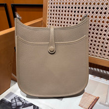Load image into Gallery viewer, HM215 Hermes Evelyne 23 / HIGHEST QUALITY VERSION / 23 cm
