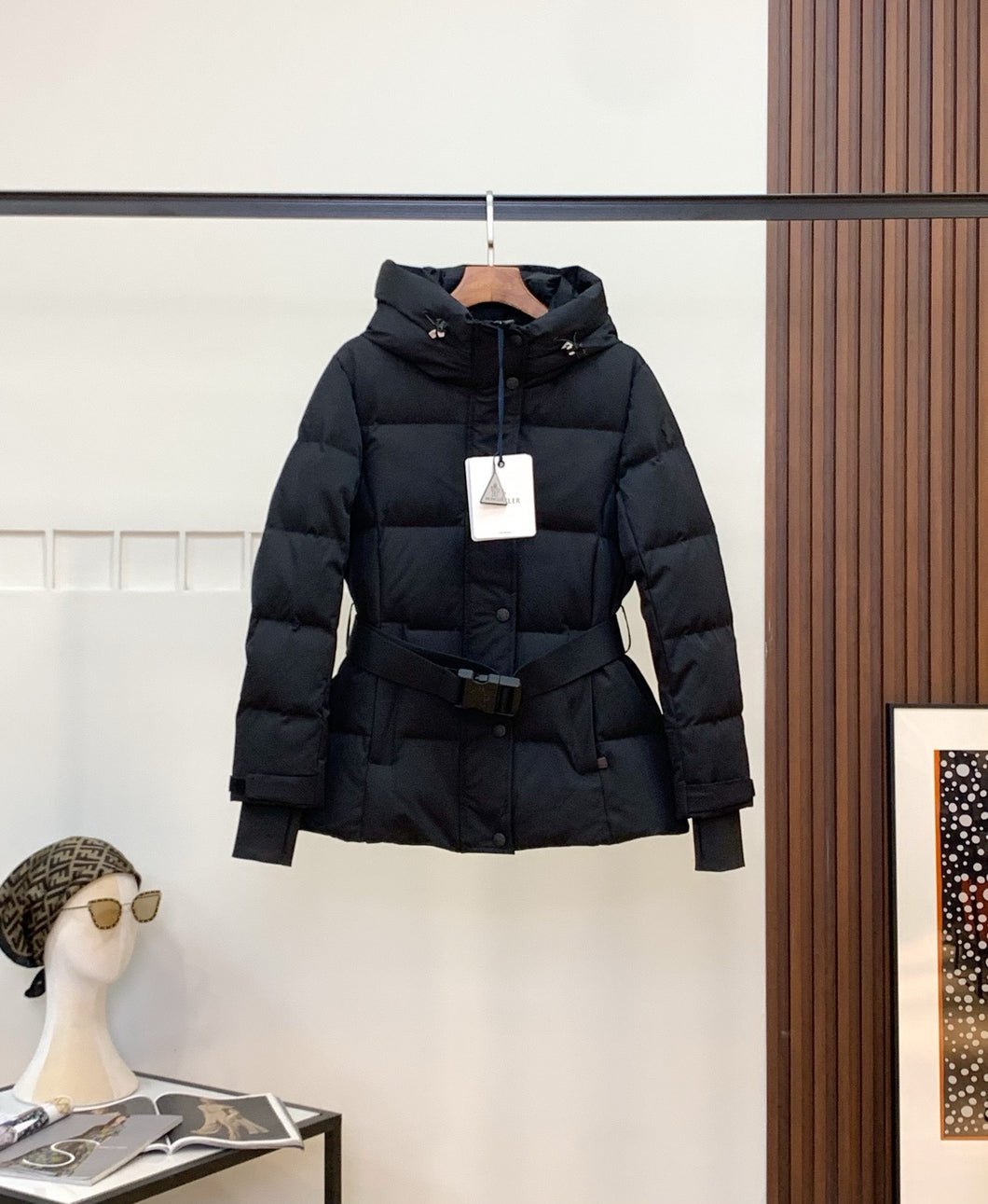 CLTH470 MONCLER Short Down Jacket