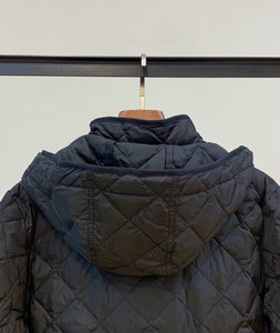 CLTH469 Burberry Quilted Thermoregulated Jacket