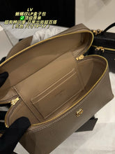 Load image into Gallery viewer, CC1505 Chanel 26A LP Lunch Box Bag / 19×17cm
