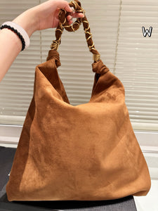YSK429 AMALIA in Suede / 15.8" x 17.7" x 0.4"