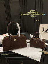 Load image into Gallery viewer, CC1509 Chanel 26B Suede Bowling Bag / Small 20 × 13 cm / Large 34 × 21 cm without shoulder strap

