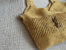 Load image into Gallery viewer, YSK407 Icare in Raffia /  18.1&quot; X 16.9&quot; X 2&quot;
