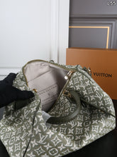 Load image into Gallery viewer, LB1592 LV Speedy Soft 30 / Olive Green Jacquard / 30×22cm
