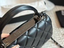 Load image into Gallery viewer, CC1002 Flap Bag with Top Handle / 6.6 × 9.8 × 4.7 in
