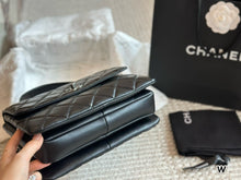 Load image into Gallery viewer, CC1002 Flap Bag with Top Handle / 6.6 × 9.8 × 4.7 in
