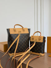 Load image into Gallery viewer, LB1595 LV Palm Springs PM / Monogram Canvas Backpack / S:23 x 17 cm / L:32 x 24 cm
