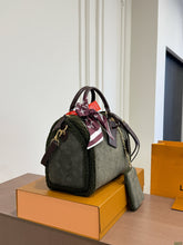 Load image into Gallery viewer, LB1596 LV Speedy P24 30 / Monogram Canvas Pillow Bag / 30×21cm
