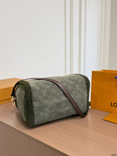 Load image into Gallery viewer, LB1596 LV Speedy P24 30 / Monogram Canvas Pillow Bag / 30×21cm
