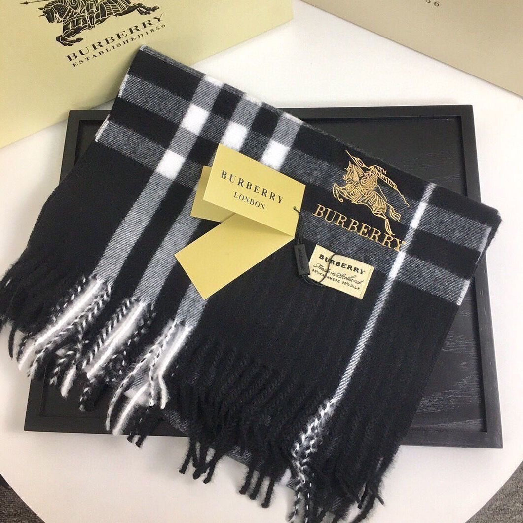 CLTH428 Burberry Check Cashmere Scarf / 168 x 30cm/66.1 x 11.8in